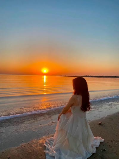 ảnh chill ở biển lúc hoàng hôn