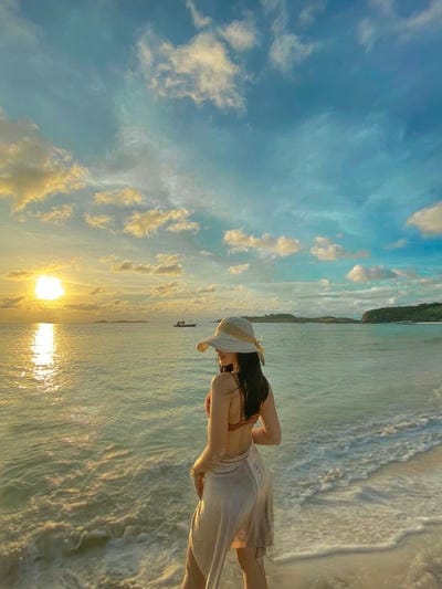 ảnh chill ở biển với bikini
