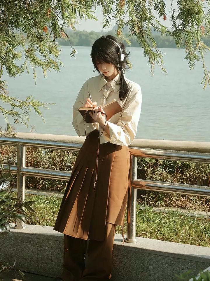 ảnh học tập chill chill bên bờ hồ