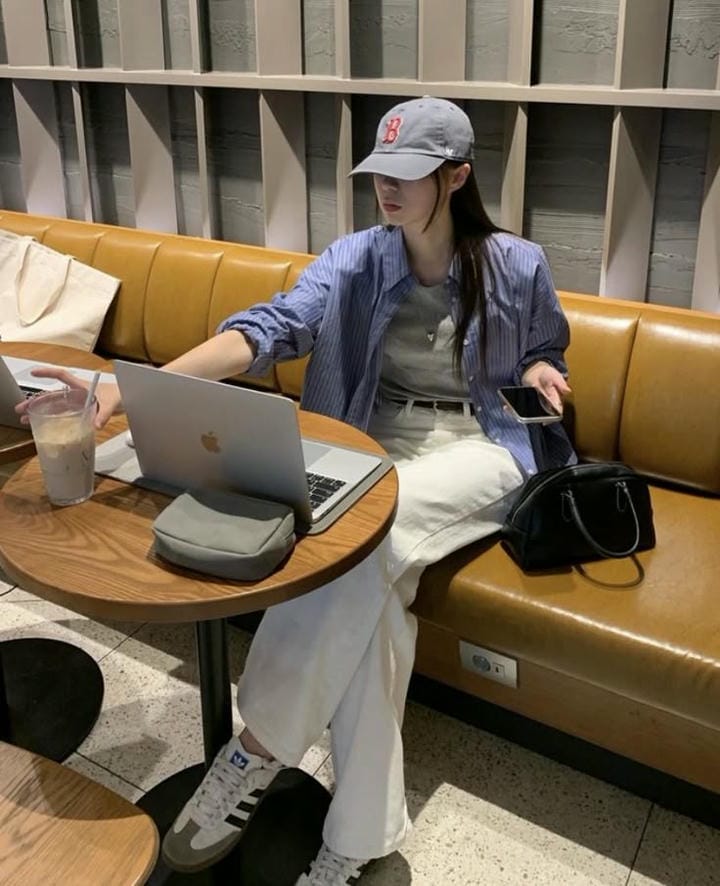 ảnh học tập chill tại thư viện