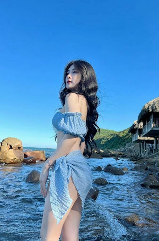 Gái xinh tiktok mặc bikini