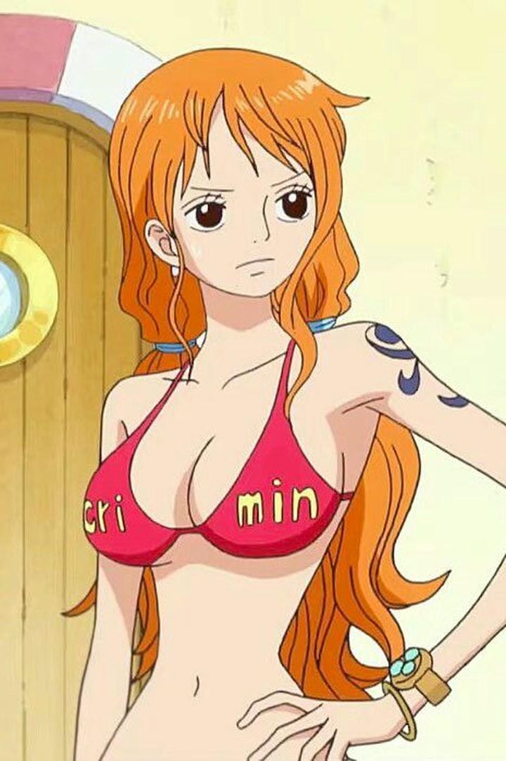 ảnh nami bikini màu đỏ