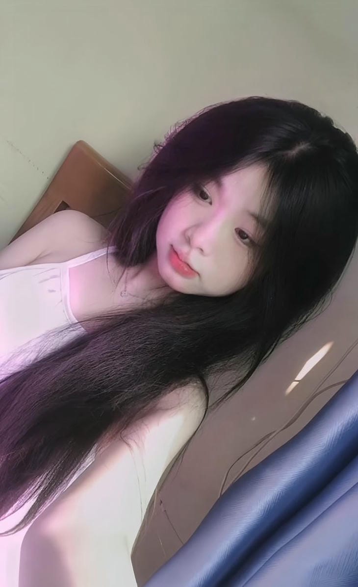 gái xinh 2k4 đáng yêu