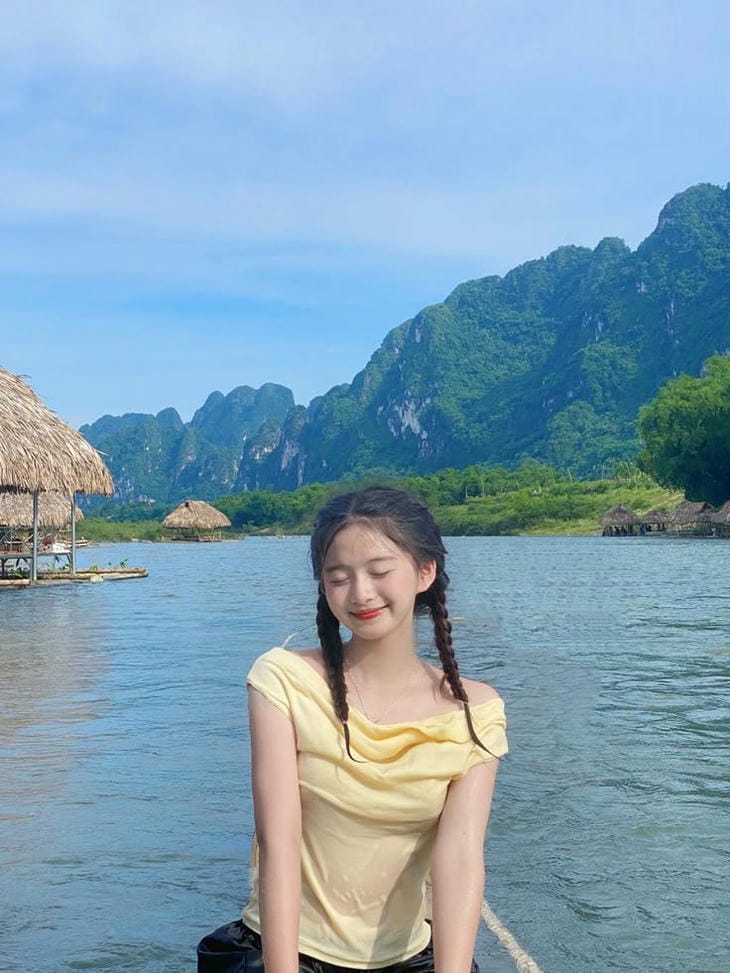 gái xinh 2k4 đi tham quan ninh bình