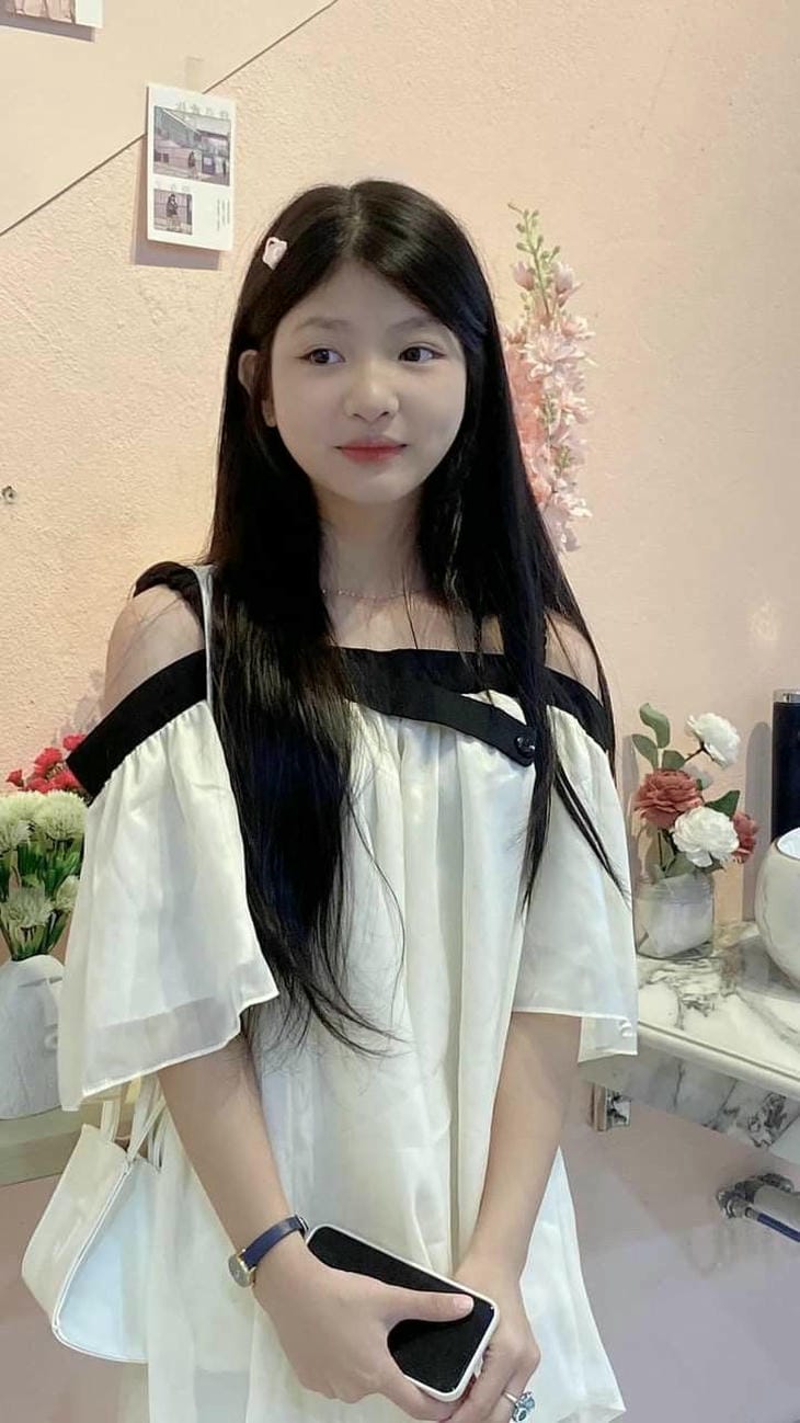 gái xinh 2k4 tóc dài