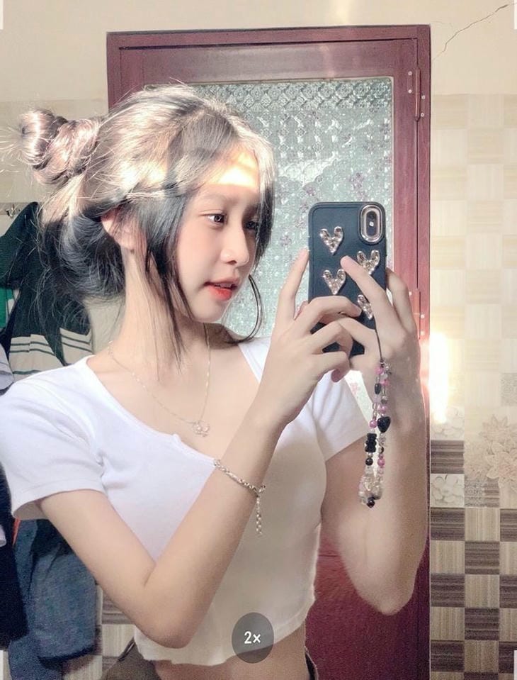 gái xinh 2k9 eo thon