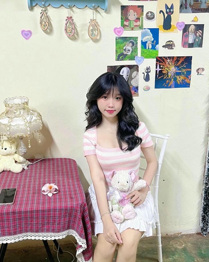 gai xinh 2k9 hynvy ao hong