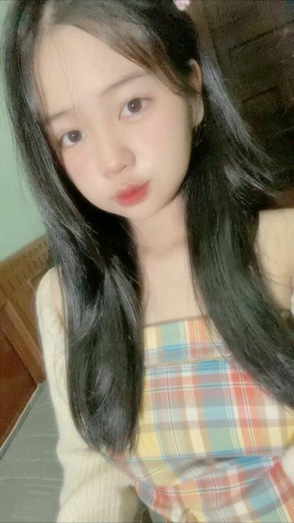 gái xinh 2k9 linh linh cute
