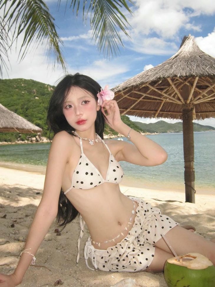 gái xinh mặc bikini của idol