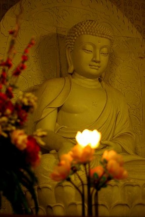 phật a di đà mang yên bình thanh tịnh